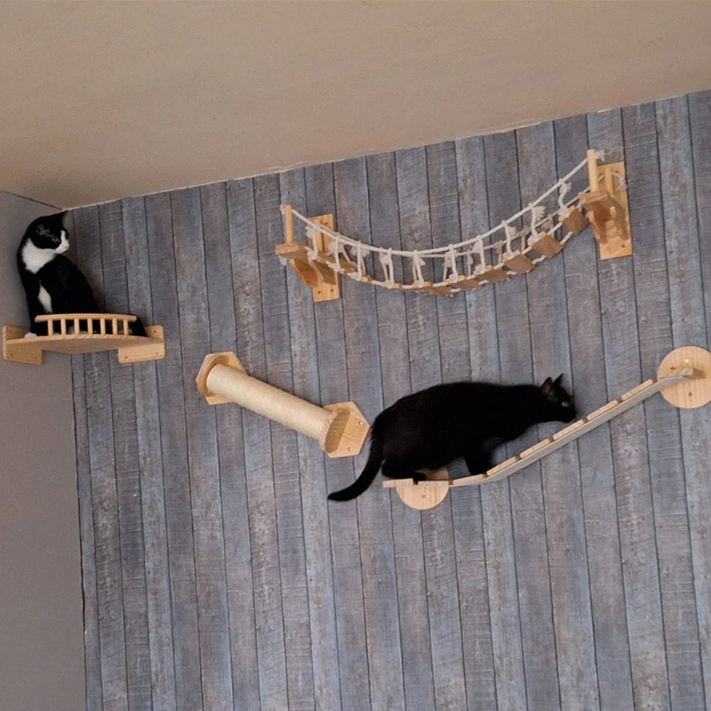 Arbre a chat Mural en Bois — Pont suspendu Cat Aventure